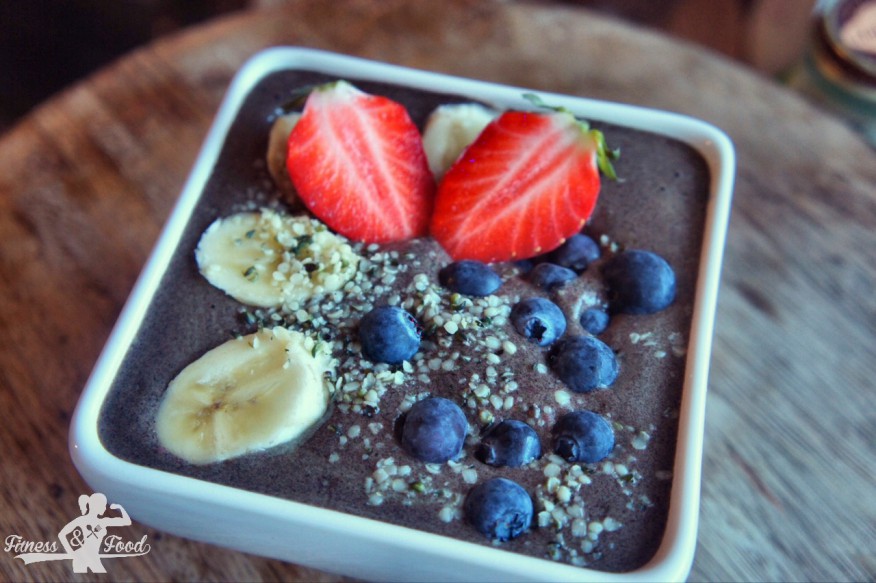 Aroniabeere Smoothie-Bowl