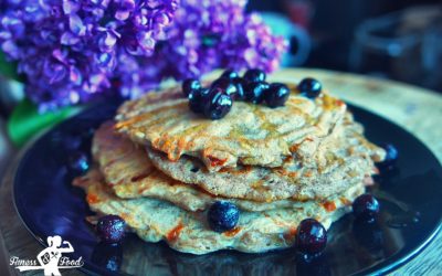 Blaubeeren-Hüttenkäse Protein-Pancakes