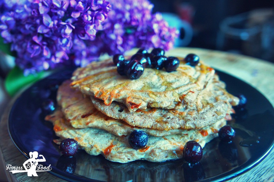 Blaubeeren-Hüttenkäse Protein-Pancakes