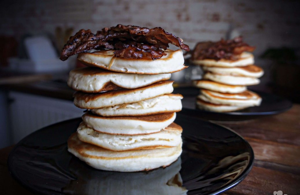 Fluffige Pancakes mit Zimt-Bacon – glutenfrei